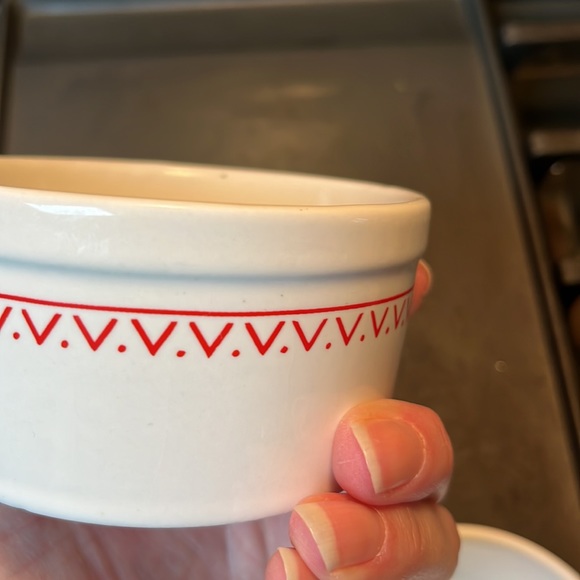 EUC matching ceramic pepper dishes - Picture 7 of 9